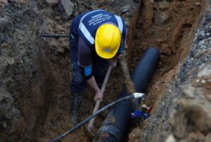 Sakarya Büyükşehir Belediyesi SASKİ, Akyazı'da 9 bin metrelik yeni altyapı hattı kurdu