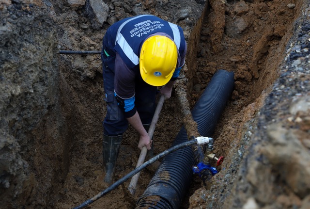 Sakarya Büyükşehir Belediyesi SASKİ, Akyazı'da 9 bin metrelik yeni altyapı hattı kurdu