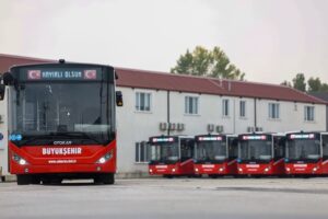 Sakarya Büyükşehir Belediyesi metrobüs filosuna 5 yeni araç ekledi