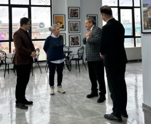 Resmi ziyaret sırasında doğal yaşam kampüsü hakkında değerlendirme yapılıyor.