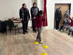 Engelli çocuklar için rehabilitasyon ve eğitim atölyesi.