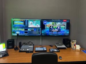 Basın merkezi stüdyosu ve yayın ekipmanları ile medya iletişimi. Profesyonel yayın ve basın hizmetleri sunuyor.