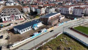 Arifiye’de binlerce genci heyecanlandıran ilerleyiş: Havuzun yaz sezonunda kapılarını açması hedefleniyor