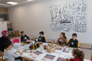 Serdivan Çocuk Akademisi'nde Ramazan Okulu Atölyeleriyle Çocuklar Gelenekleri Yaşıyor