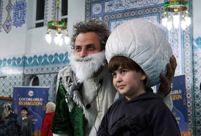 Sakarya Büyükşehir Belediyesi Ramazan Şenliklerinde 6 Bin Çocuğa Kültürel Buluşma Yaşattı