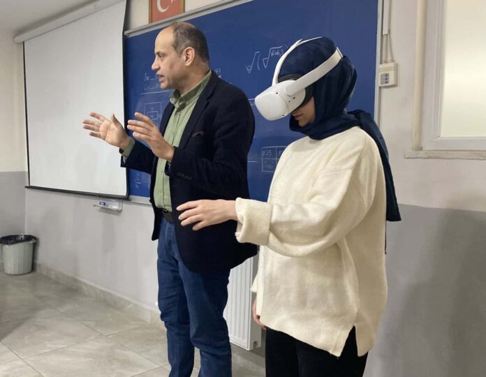 Sakarya MYO’da Sanal Gerçeklik Destekli Eğitim Uygulamaları Öğrencilerle Buluştu
