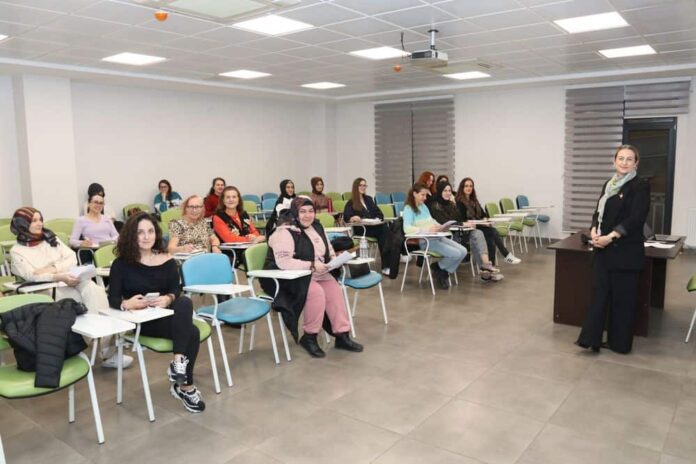 Serdivan Kültür Sanat’ta Salı Günleri Atölye ve Kurslara Yoğun İlgi Sürüyor