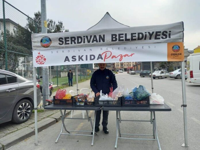 Serdivan’da Gönül Köprüsü: Askıda Pazar Uygulamasıyla Dayanışma Büyüyor