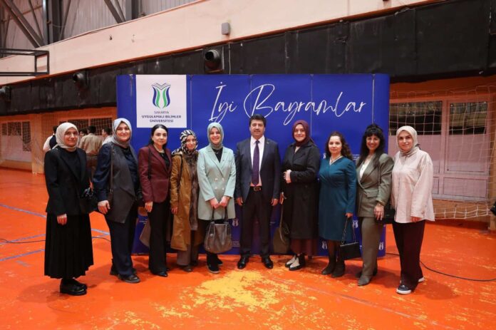 SUBÜ’nün Bayramlaşma Programında Sakarya MYO Personeli de Birlikteydi