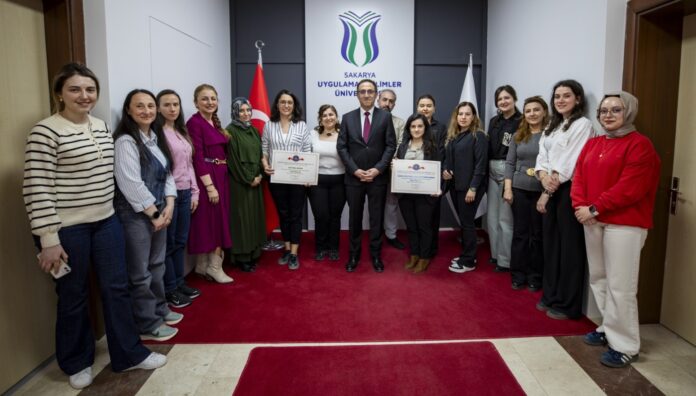 SUBÜ'de Engelsiz Üniversite Bayrak Ödülleri İçin Belgeler Temsilcilere Sunuldu