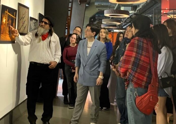 Sakarya MYO Öğrencileri Fotoğraf Eğitimini Sergi Ortamında Deneyimledi