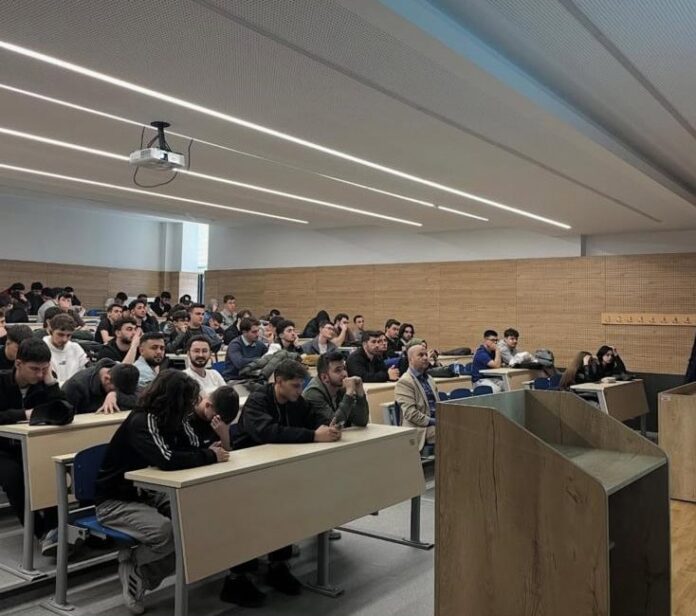 Elektrik ve Enerji Bölümü'nde Yaz Stajı ve İME Süreci İçin Bilgilendirme Toplantısı Düzenlendi