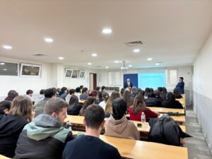 Sakarya UBF’de Global Şirketlerde Kariyer Etkinliğinde Öğrencilere Uluslararası Deneyimler Aktarıldı