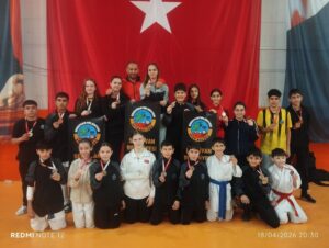 Serdivan Belediyesi Karate Takımı, 23 Nisan Şampiyonası’nda 25 Madalya Elde Etti