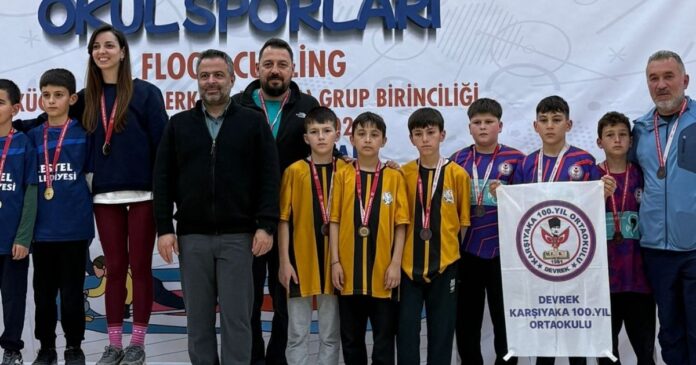 Sakarya Büyükşehirli Sporcular Yağlı Güreş ve Floor Curlingde Başarıya Ulaştı
