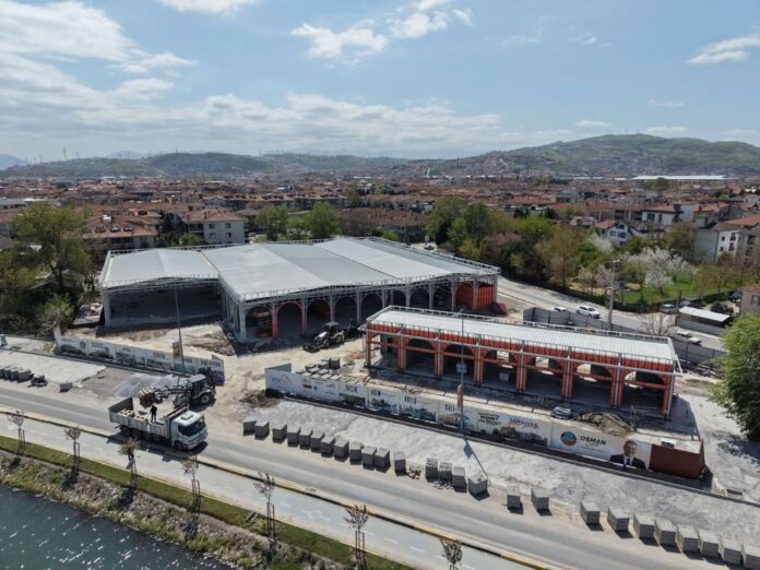 Serdivan Arabacıalanı’nda Yeni Pazar Alanı Projesinde Çevreci ve Modern Yapı Yükseliyor